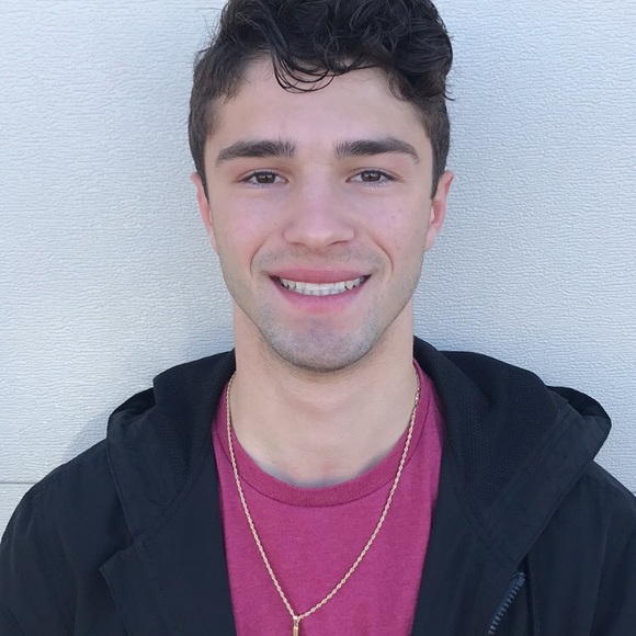 Profile Picture of Alex Dimarco (@aldimarco18) on Poshmark