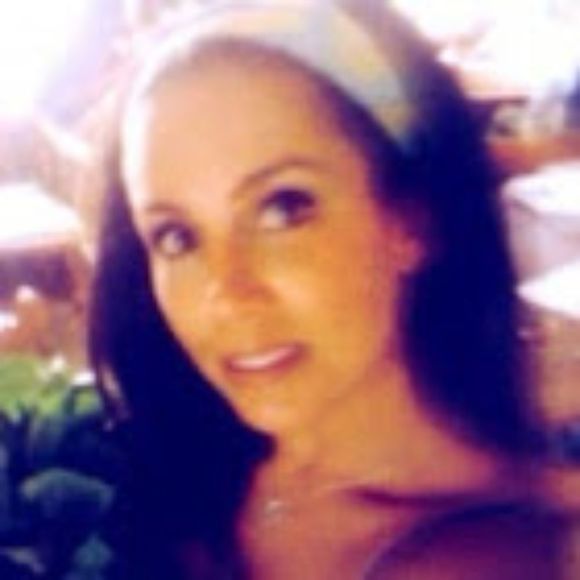 Profile Picture of Carrie Litrico (@1201bella) on Poshmark