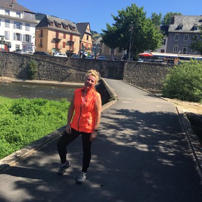 Profile Picture of Frances (@stapleshughes) on Twitter