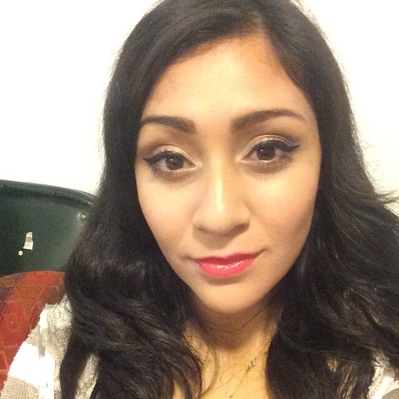 Jacqueline Delcid - Poshmark Profile Picture of Jacqueline Delcid (@twinnie17) on Poshmark