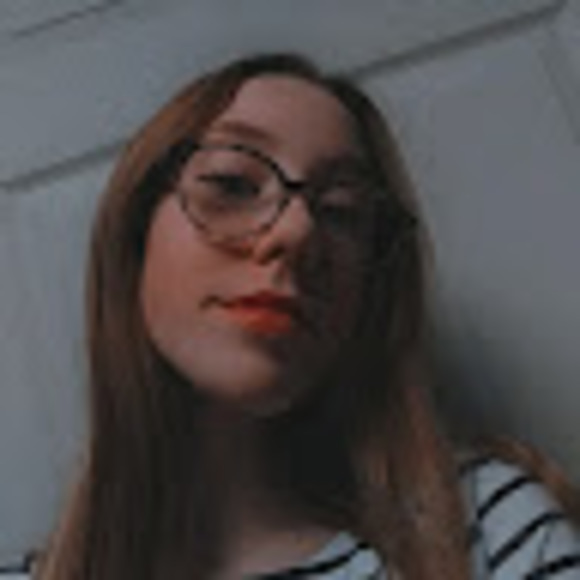 Profile Picture of Mads Huxsel (@mhuxsel1) on Poshmark