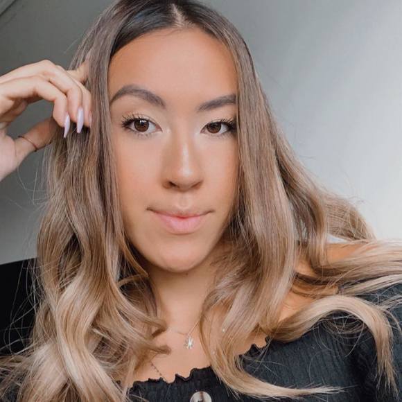 Profile Picture of Courtney Trinh (@courtneytrinh_) on Poshmark