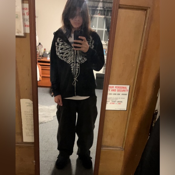 Profile Picture of Chris Giordano (@chris_gio) on Poshmark