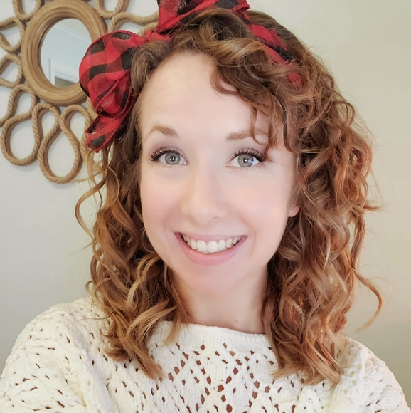 Profile Picture of Jenna Wintersteen (@jwinte14) on Poshmark