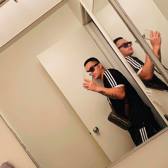 Profile Picture of Santiago Jimenez (@santiagojime477) on Poshmark