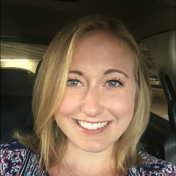 Profile Picture of Michelle Savoca (@msavoca) on Poshmark