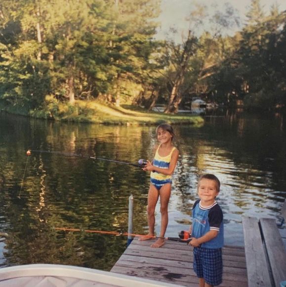 Profile Picture of Stacie Schiesel (@stacie_schiesel) on Poshmark