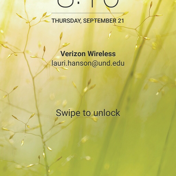 Profile Picture of Lauri Hanson (@hanson62) on Poshmark