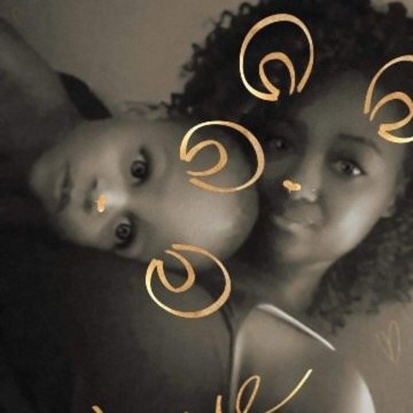 Profile Picture of Diamond Reid (@diamondreid144) on Poshmark