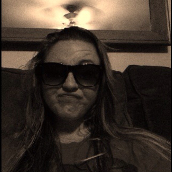 Profile Picture of Chelsie Wattles (@ducky13) on Poshmark