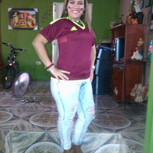 Profile Picture of Karina Becerra (@BecerrakarinaK) on Twitter