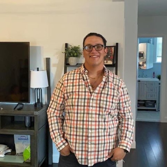 Profile Picture of Justin Olivieri (@justinolivieri) on Poshmark