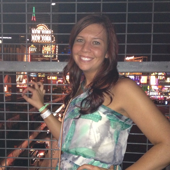 Profile Picture of Jamie Cronk (@jmejo22) on Poshmark