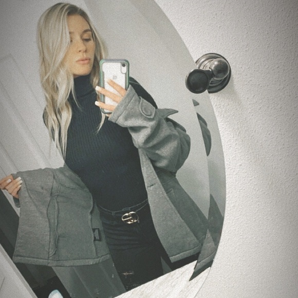 Profile Picture of Haley Milawski (@hmilawski) on Poshmark