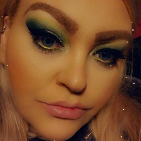 Profile Picture of Vanessa Klemann (@vanessa4785) on Poshmark