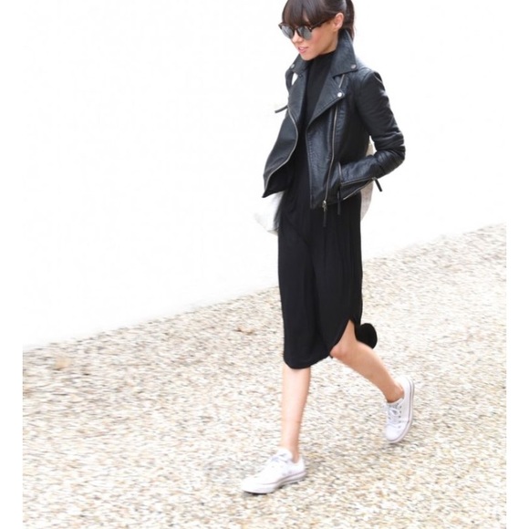 Profile Picture of Mona Yu (@phay_mui) on Poshmark