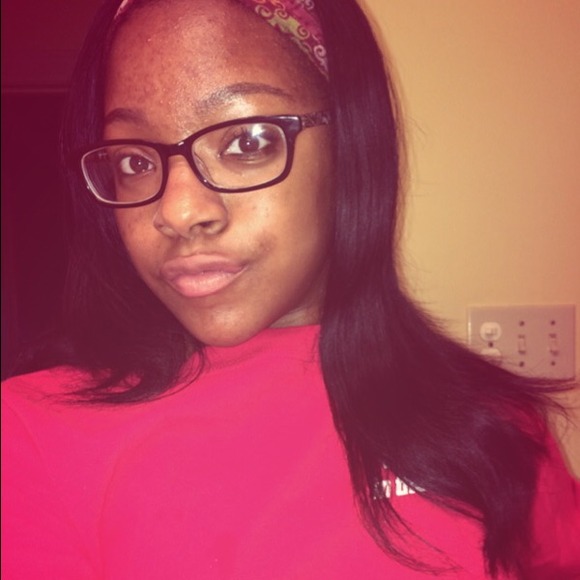 Profile Picture of Destiny Kennerson (@ddestini) on Poshmark