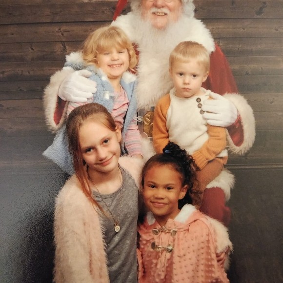 Profile Picture of Heidi Benjamin (@mama0fthree) on Poshmark