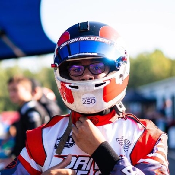 Profile Picture of Tristan Loidl (@tristanloidl) on Poshmark