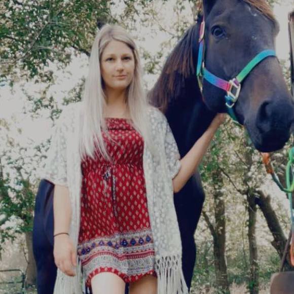 Rebecca Birman - Poshmark Profile Picture of Rebecca Birman (@mlbmom2015) on Poshmark