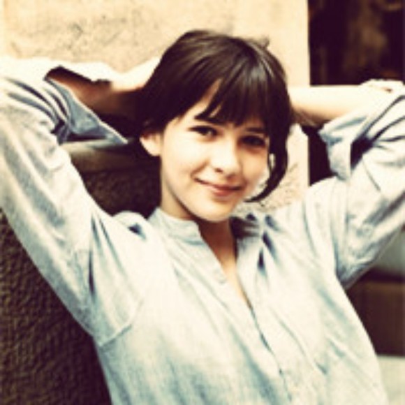 Profile Picture of Kimberly Tyler (@pretextbraziers) on Poshmark