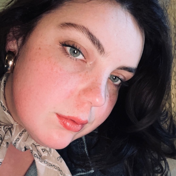 Profile Picture of Jessy Brueshaber (@jessybrueshaber) on Poshmark