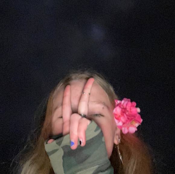 Grace Sowden - Poshmark Profile Picture of Grace Sowden (@gracesowden4) on Poshmark