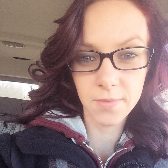 Profile Picture of Brittnee Kaecker (@bkaecker) on Poshmark