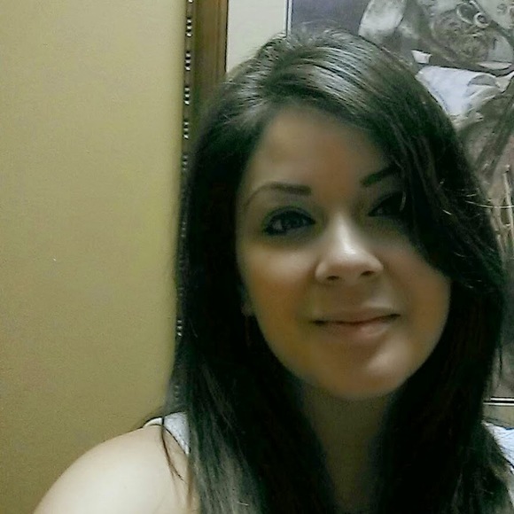 Profile Picture of Sarah Khaledi (@sarahkhaledi) on Poshmark