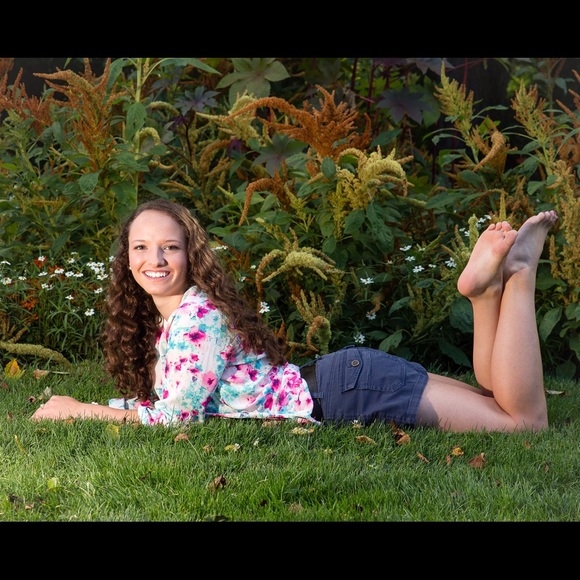 Profile Picture of Victoria Carpenter (@vjc13) on Poshmark