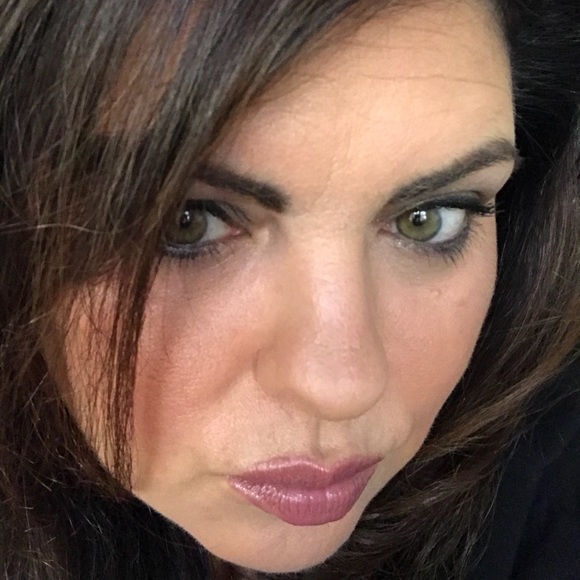 Profile Picture of Christy Staskiewicz (@mom5g2b) on Poshmark