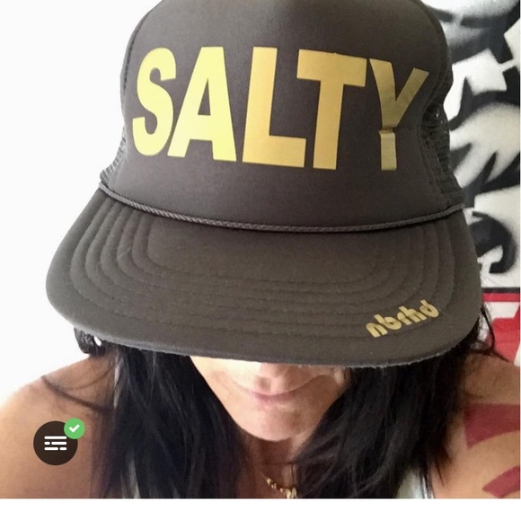 Profile Picture of Dawn Astrid (@diggidy) on Poshmark