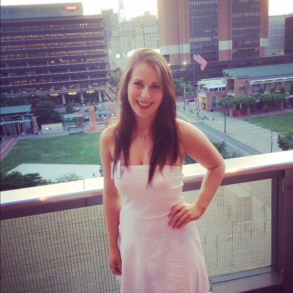 Profile Picture of Sophia Genkin (@sophiaaa_g) on Poshmark