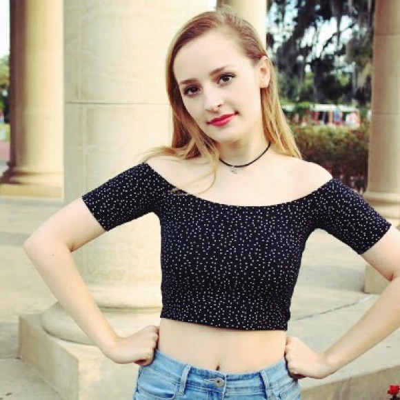 Profile Picture of Kaitlin Heaphy (@kgheaphy) on Poshmark