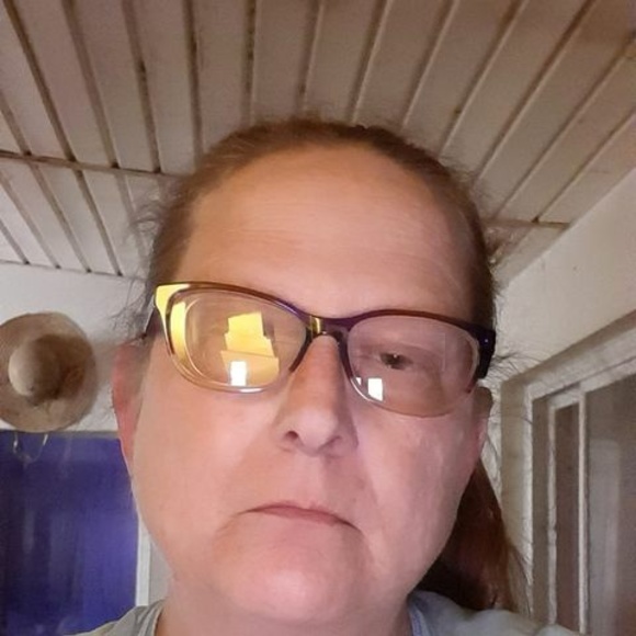 Profile Picture of Darlene Tadder (@darty45) on Poshmark