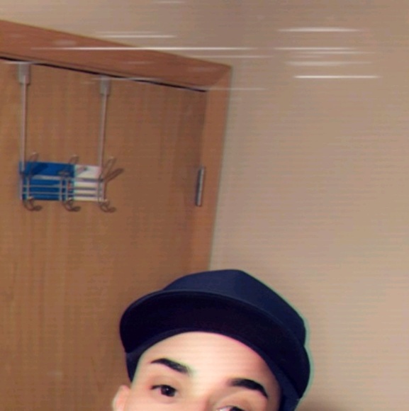 Wilber Perez - Poshmark Profile Picture of Wilber Perez (@wilbersoca) on Poshmark