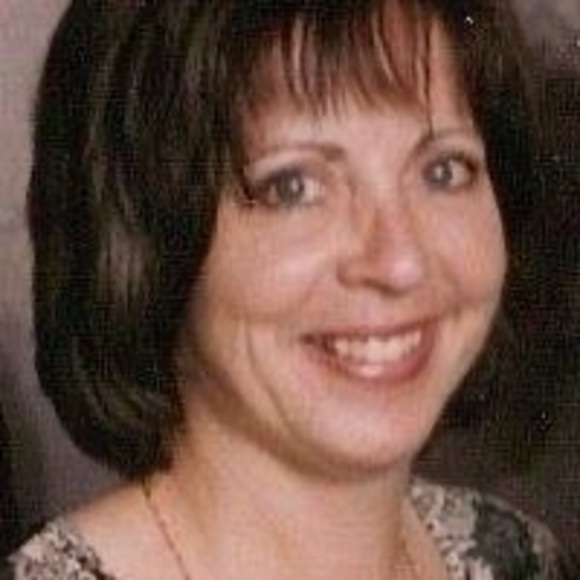 Profile Picture of Lise Hebert (@lisheb) on Poshmark