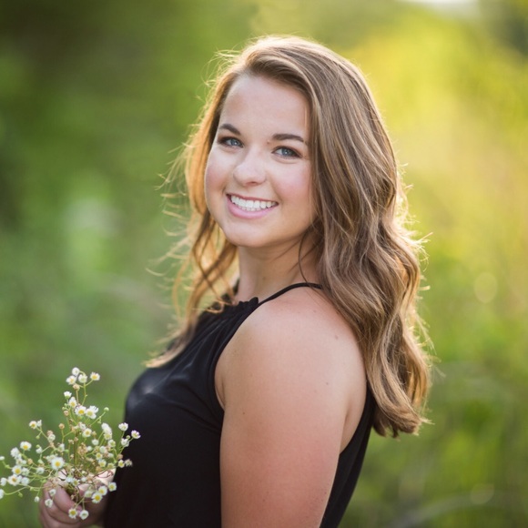 Profile Picture of Addison Brooke (@addisontedford) on Poshmark
