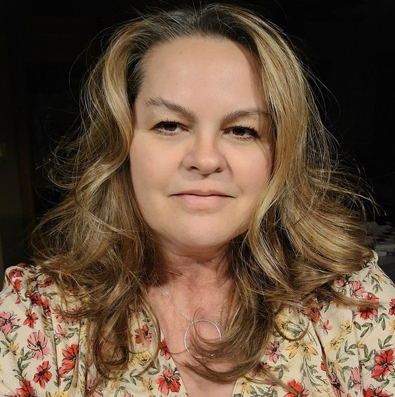 Profile Picture of Robin Swartz (@robinswartz325) on Poshmark