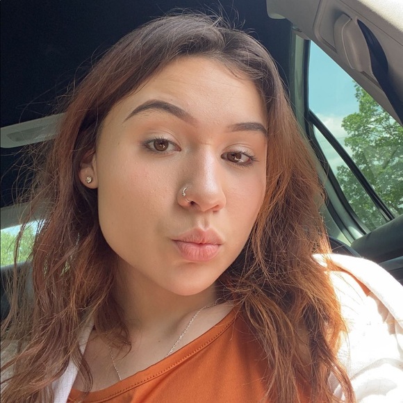 Profile Picture of Gabriella Piro (@gabriellaann9) on Poshmark