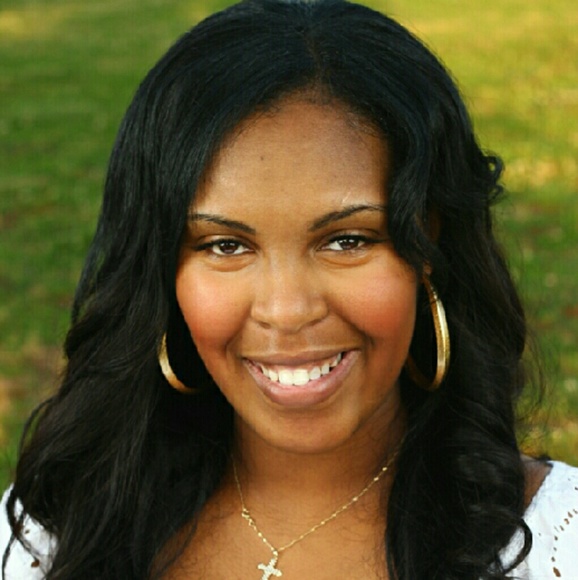 Profile Picture of Claressa Alexander (@sugandmarc4) on Poshmark