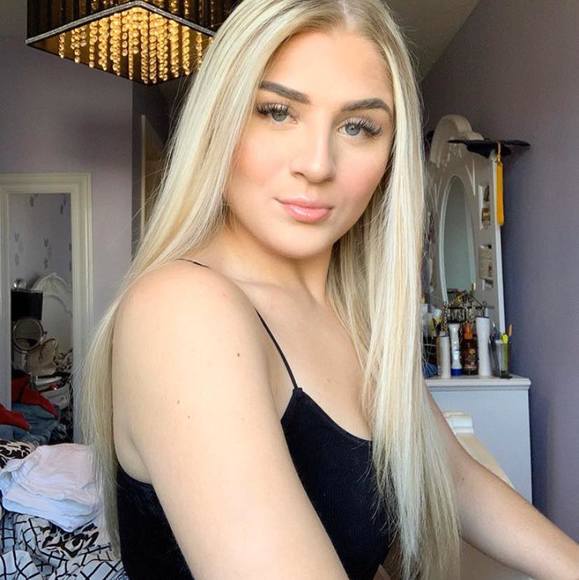 Profile Picture of Anna Boada (@annaboada) on Poshmark