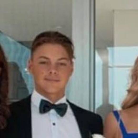 Profile Picture of Aaron Ricciardi (@aaronricciardi) on Poshmark