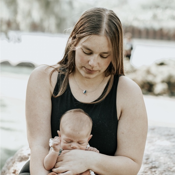 Profile Picture of Marissa Linderman (@marissalinderma) on Poshmark