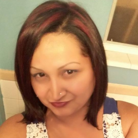 Profile Picture of Dimarie De garcia (@dimalabebe) on Poshmark