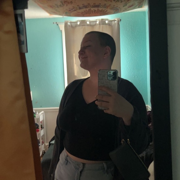 Profile Picture of Arianna Knaack (@ariannaknaack) on Poshmark