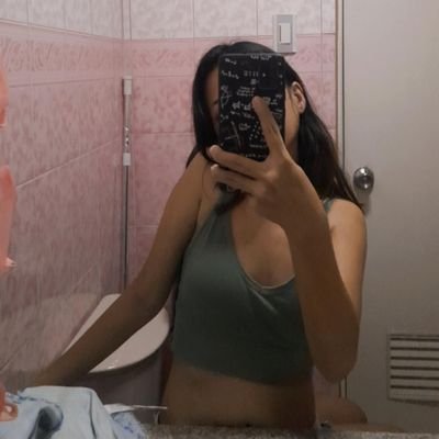 Profile Picture of Janina Robinion 💖 💞 (@janinarobinion) on Twitter