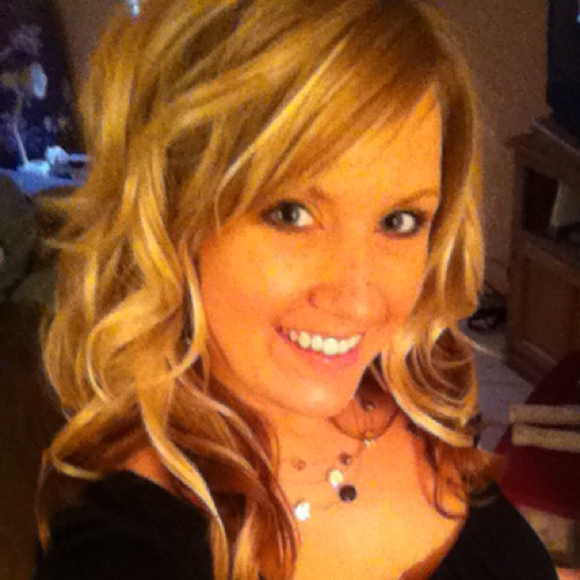 Profile Picture of Micah Green (@mykasue) on Poshmark