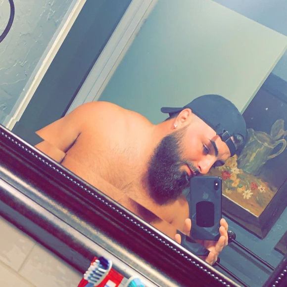 Profile Picture of Brandon Devins (@bdevs4) on Poshmark