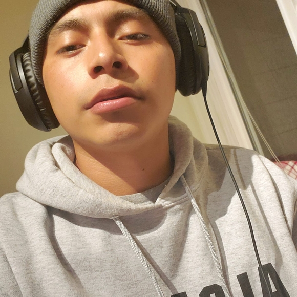 Profile Picture of Ariel Alvarado (@arielalvarad904) on Poshmark